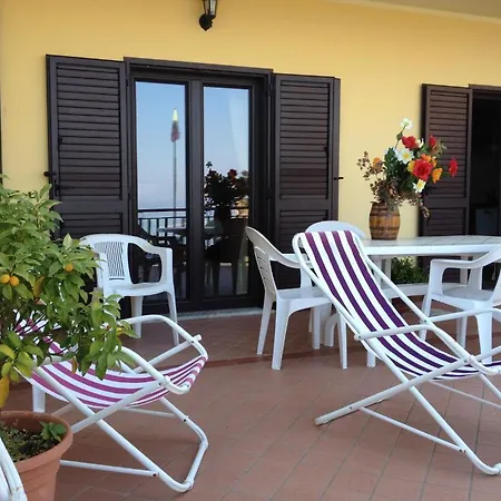 L'ancora فندق مبيت وإفطار أغروبولي